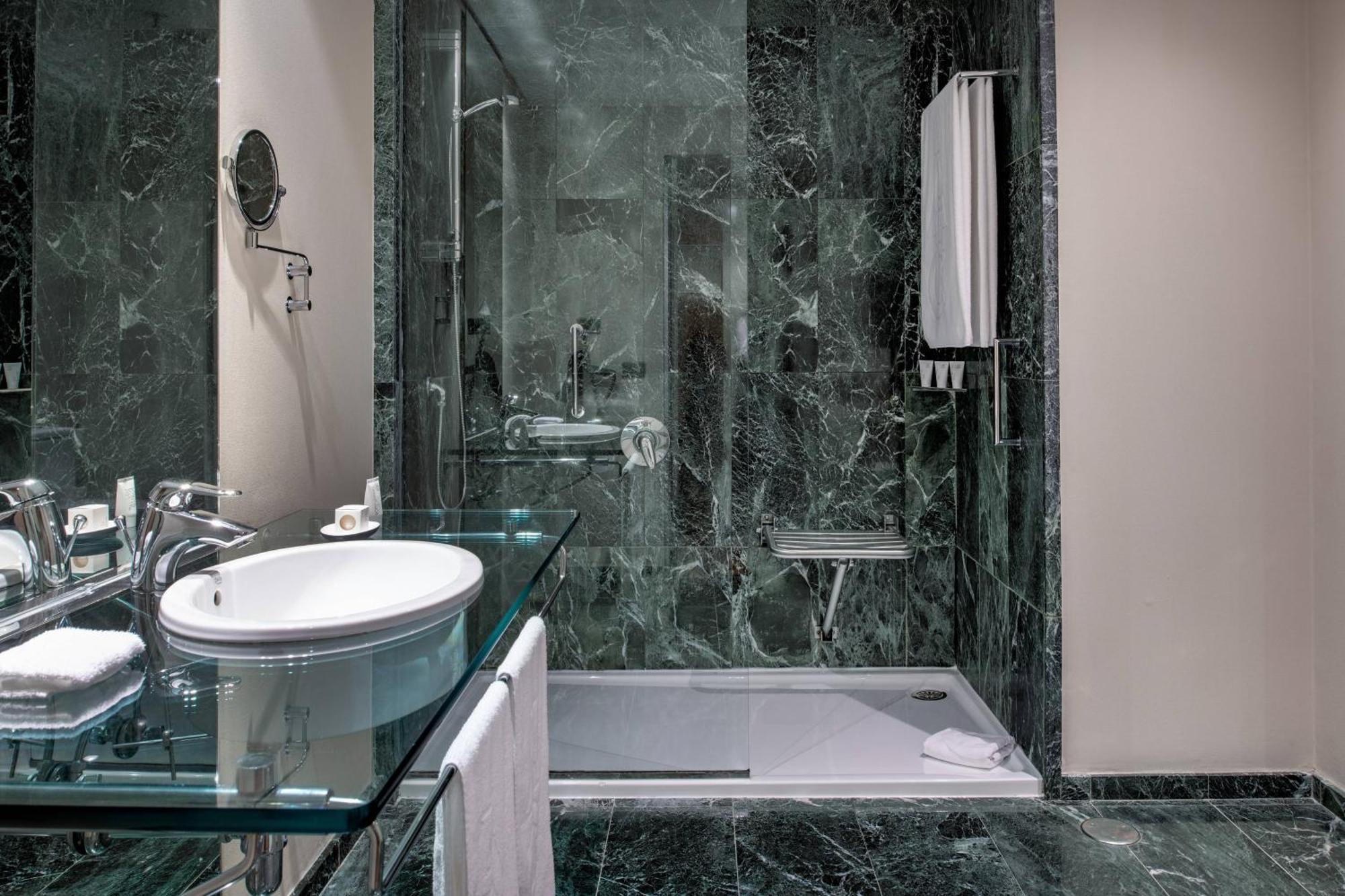 Ac Hotel Malaga Palacio By Marriott Екстериор снимка