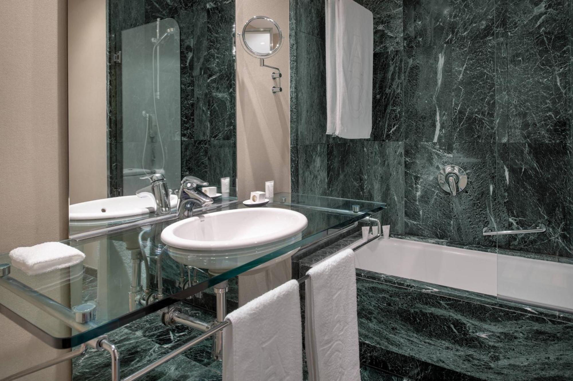 Ac Hotel Malaga Palacio By Marriott Екстериор снимка