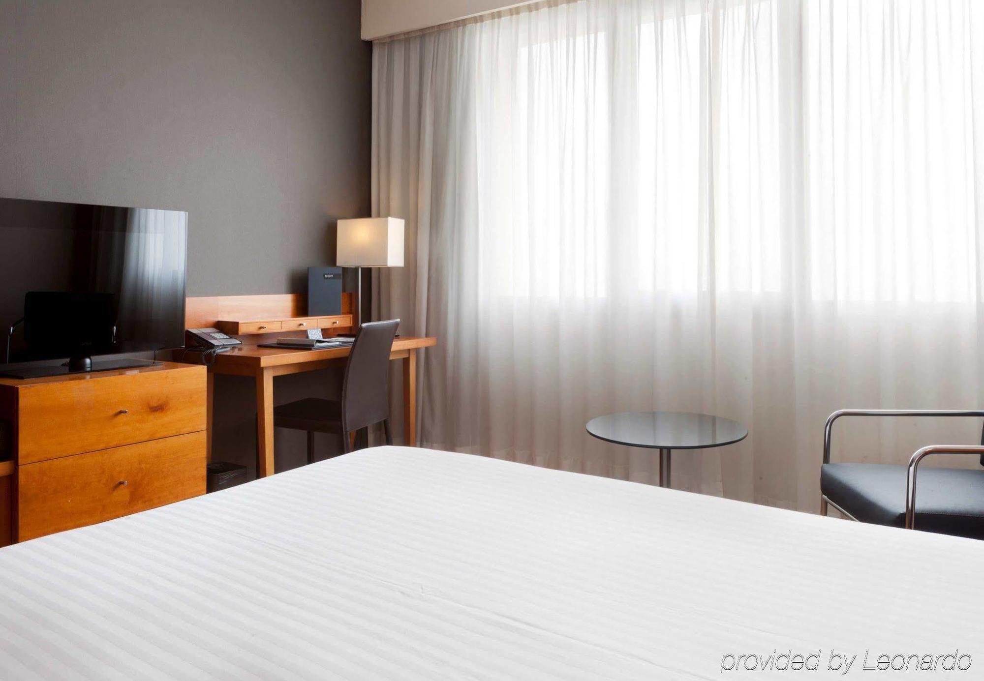 Ac Hotel Malaga Palacio By Marriott Екстериор снимка