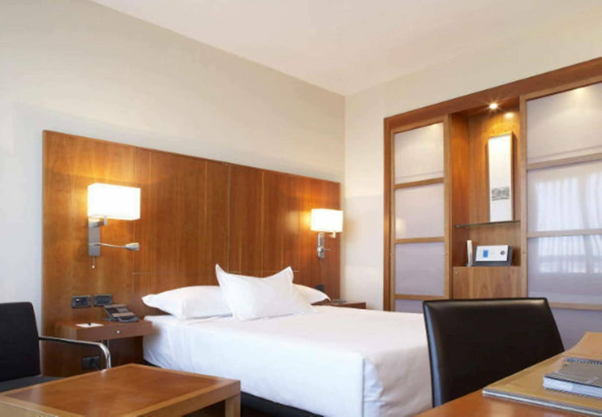 Ac Hotel Malaga Palacio By Marriott Екстериор снимка